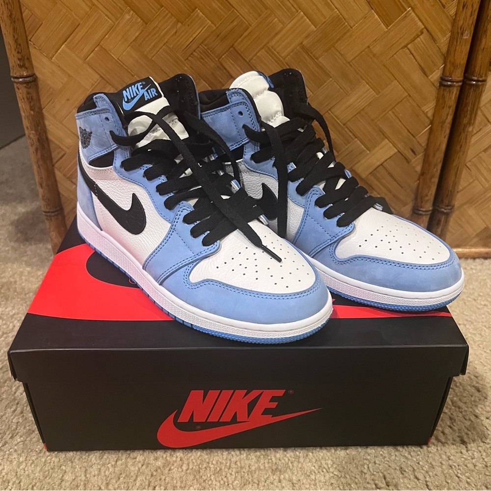 Nike Air Jordan 1 Retro High OG GS University Blue UNC